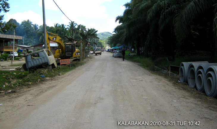 Road to Kalabakan Town center in 2010