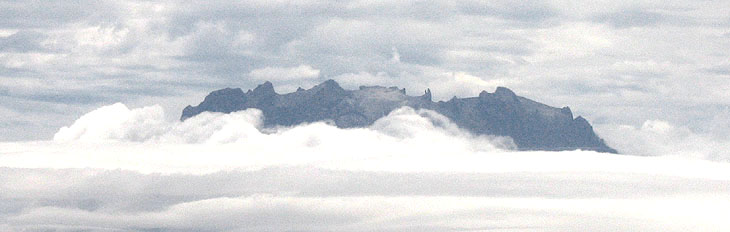 神 山 Mount Kinabalu 京 那 峇 鲁 山 
